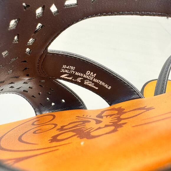 NEW Easy Street Women Bolt Decorative Cutout Flat Sandal Dark Navy Size 9M - Picture 5 of 10